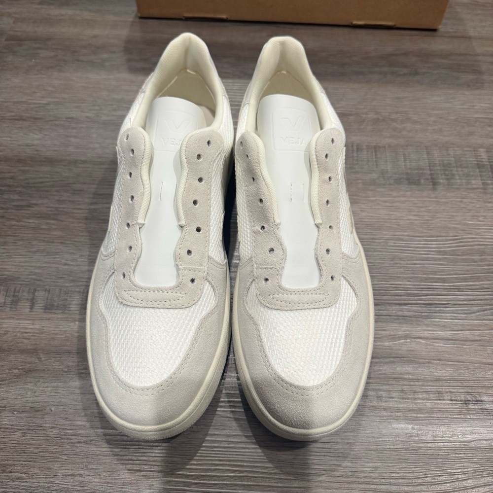 Veja V-10 B Mesh White Natural Low Top Sneakers - Picture 3 of 13